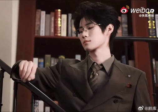 别人还在苦苦猜题，张真源瞬间锁定答案，反向猜词直接变成他个人高光时刻