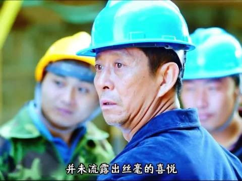 这个小男孩也太牛了，只是吃了一口苹果就能模仿出各种人的声音！