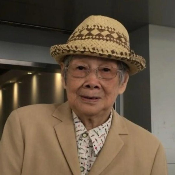 梅艳芳母亲 102 岁意外离世:闹了 20 年遗产,最后什么也没带走