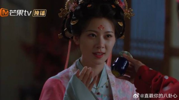 馥之被男乐师包围，一看她花枝乱颤，沈知书吃醋