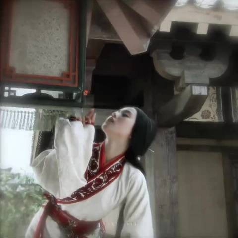 风中奇缘里无忌真的很担心小月的身体呀，欢喜冤家做夫妻就是甜