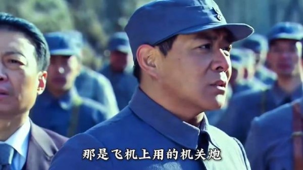 投降鬼子持刀对峙村民,彻底触碰我军底线,场面瞬间失控