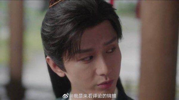 何晓凤抓方多病回家 结果半路遇见李莲花,竟犯起了花痴