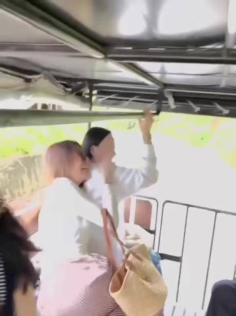 邝玲玲:抓这抓这你抓这啊!姐妹们找老婆记得要找下雨了知道要往家跑的