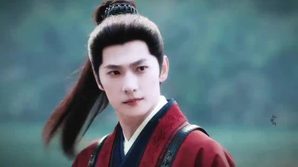 这一段展昭跑的姿势太好看了！君子如玉，盖莫能敌