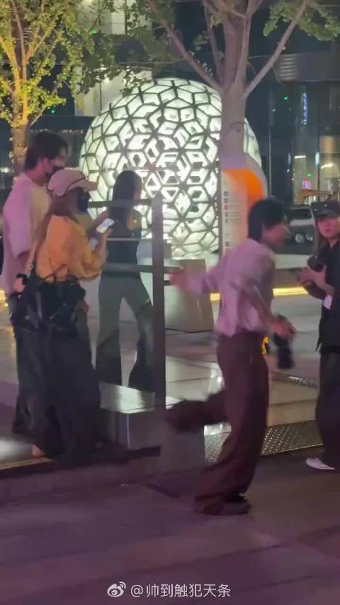 孙千与妈妈共用一张脸，气质源于母亲