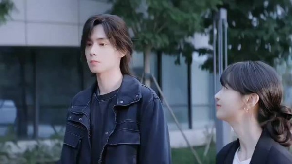 江逾白也很不甘心吧,他本可以与她并肩而行的