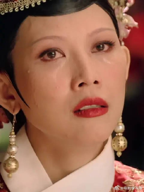 看似风光的皇后心里,竟然藏着这样的辛酸往事