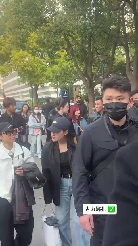 娜扎还是挺敢穿的
