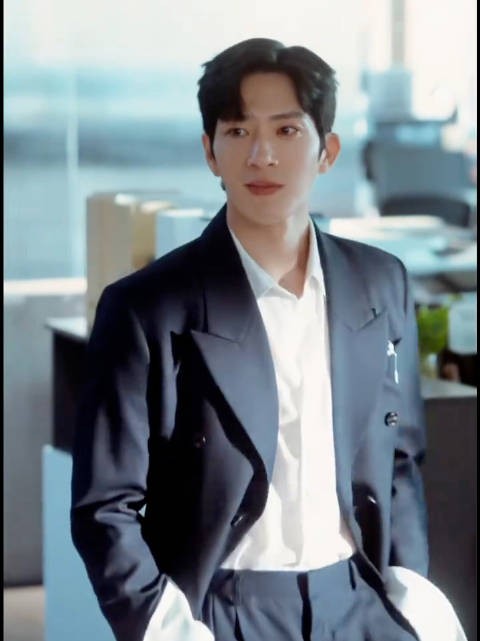 第一次看到原来男人的衣服也可以这么多变 ,贵气十足!