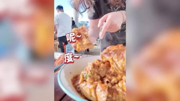 53岁陈慧琳食物中毒，一口气吃完12只螃蟹份量蟹膏后奇痒无比