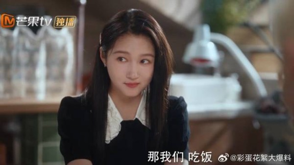 晴也帮助奶奶治病，是全家大恩人，小姨做一桌好吃的犒劳她