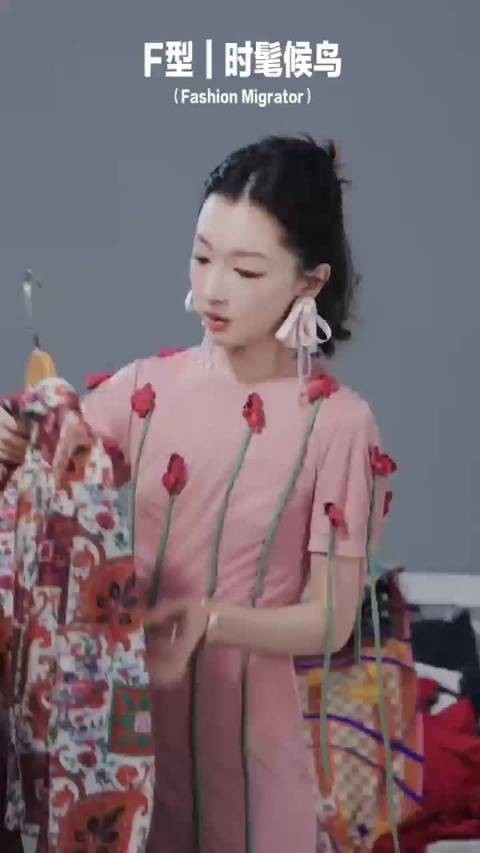 周冬雨花少8上厕所成梗,不造作性格如清流