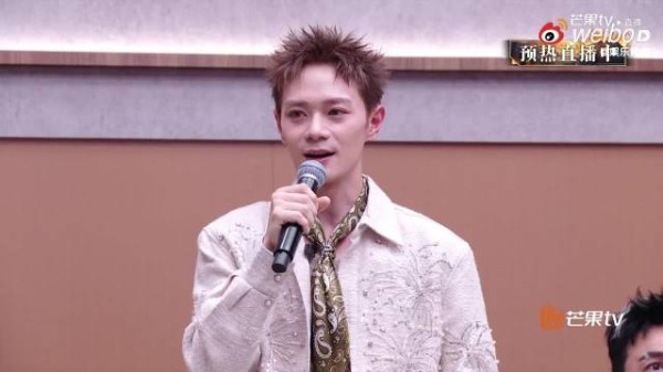 曹骏提议多放近景合舞镜头，要求公开训练画面