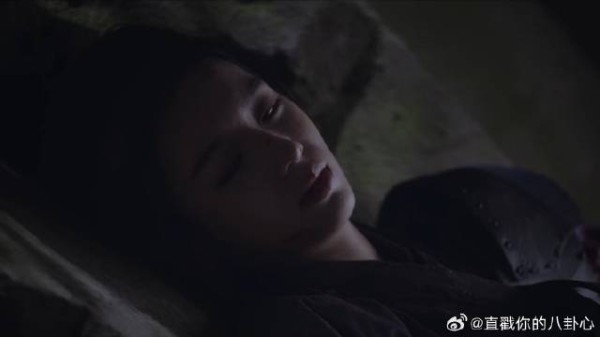 锦月如歌：胖子新兵被狼围困，女老大拼死相救，自己却命悬一线