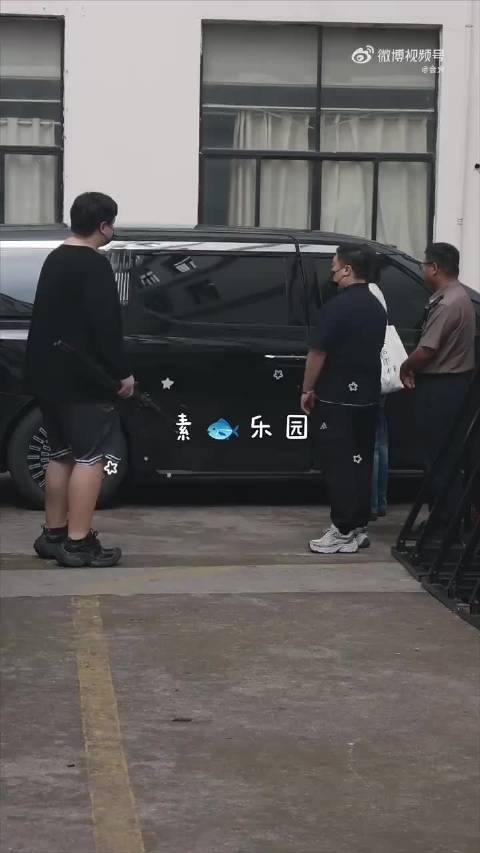 今天刺棠围读上班的卢昱晓