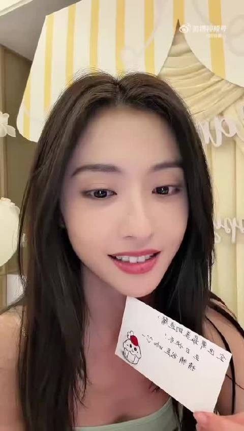 胡连馨26岁生日直播读信,双向奔赴真诚动人