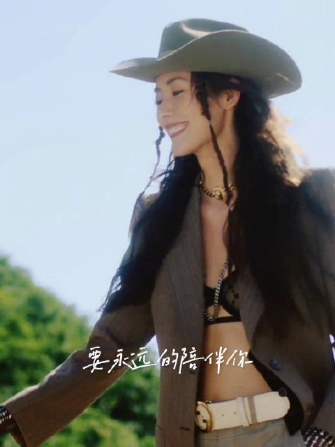 刘雯说感恩每一次陪伴