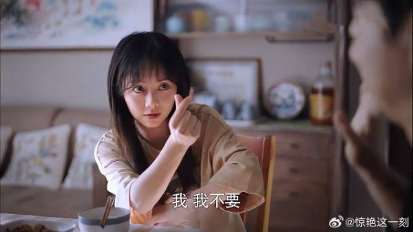 尖尖比心追着李爸不放，子秋：越来越像蚱蜢，贼逗！