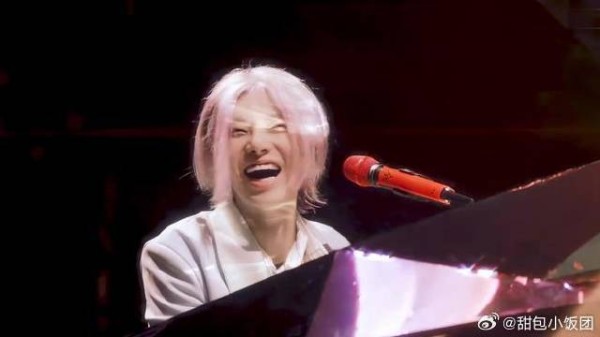 华晨宇演唱会舞台高燃瞬间