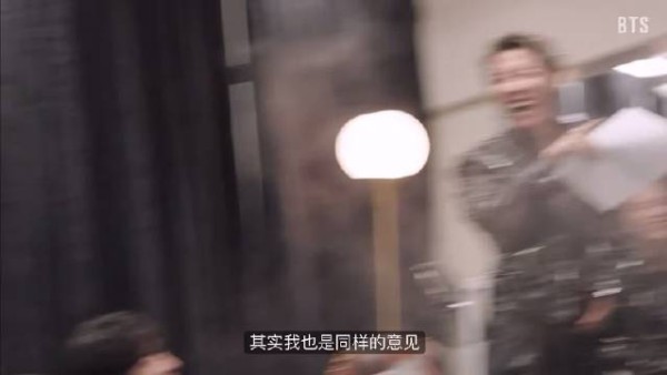 泰亨想改进舞台效果，柾国认为安静更帅