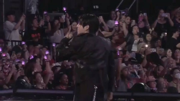 演唱会里一些细小部分柾国也在做合作 260905 BTS世巡 洛杉矶演唱会Day3