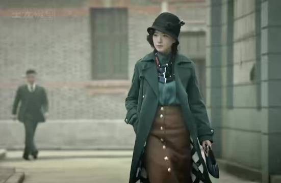 人赃并获的死局,居然被她一句话翻盘…精彩片段
