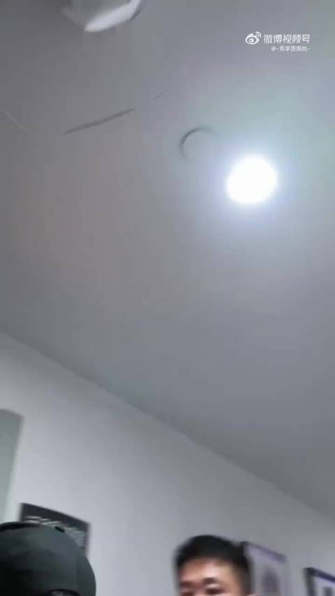 刘旸vlog记录品鉴top演唱会，沉浸式体验舞台与后台