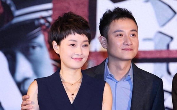 文章带女友看话剧，马伊琍被偶遇带孩子，两人原来已经离婚七年了