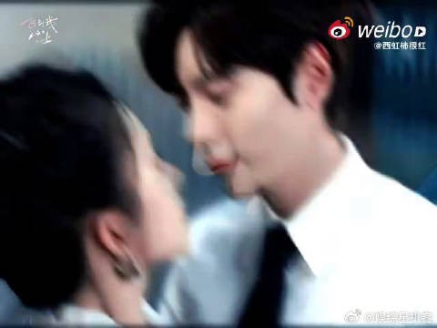 电梯吻这段真的好有张力，氛围感直接戳中我
