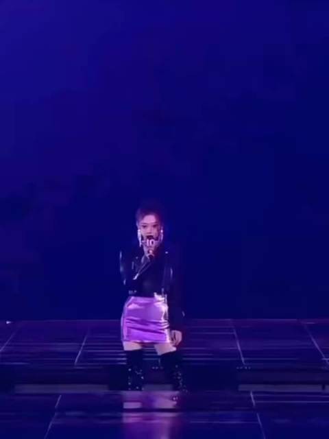 希林娜依高LPL总决赛开场表演,嗓音穿透力烘托竞技氛围