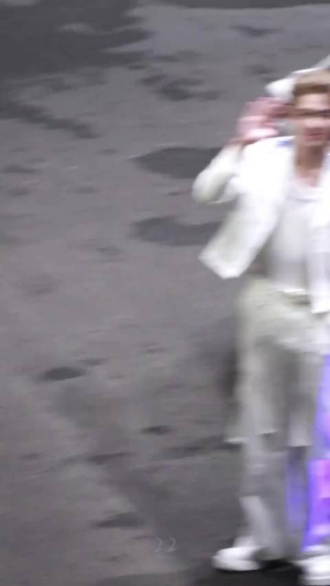 吴磊白衣造型贵气十足，氛围感拉满