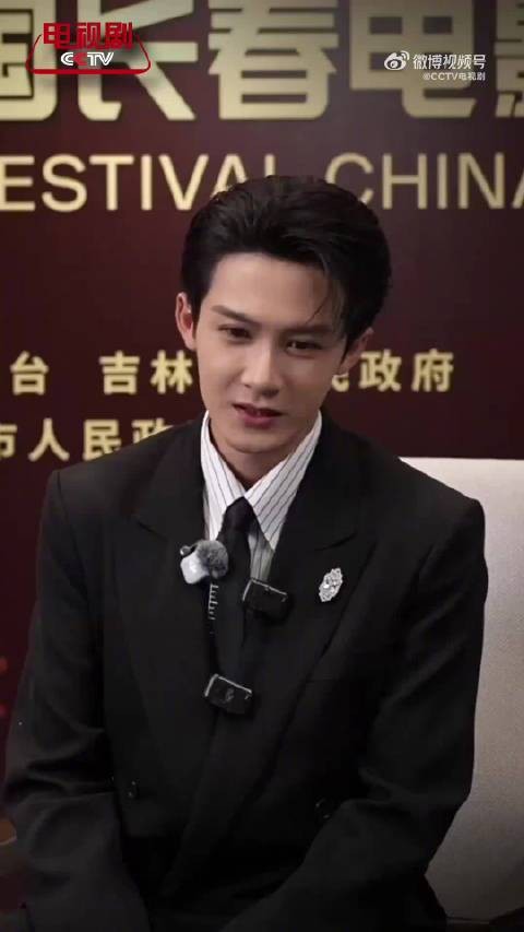 檀健次学手语懂了听障朋友的感受