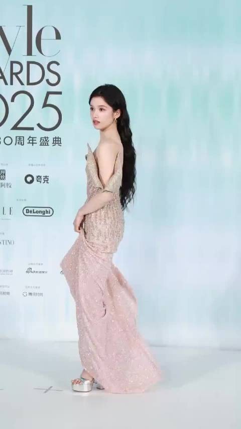 张婧仪 x 美的好权威
