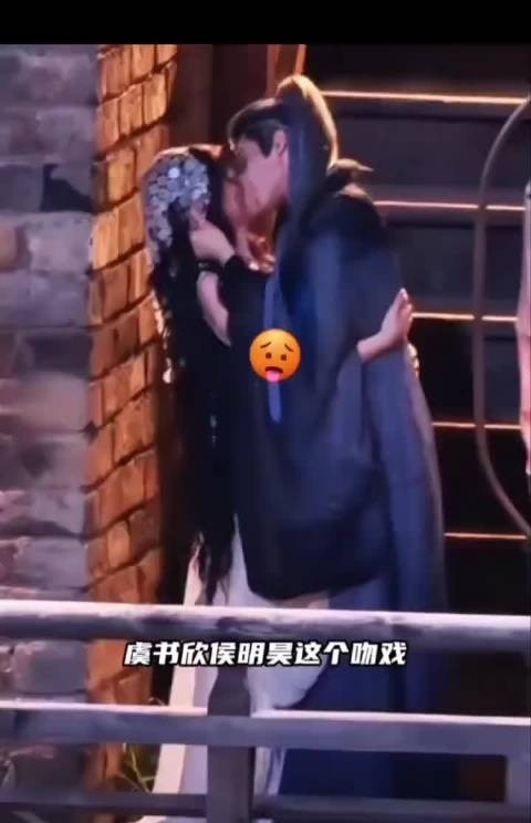 别吵了,正主都亲成这样了 路人只想安安静静追剧