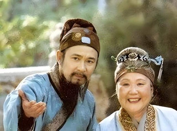 《红楼梦》揭秘：为什么“二爷”都活得风生水起，“大爷”却集体惨淡收场？