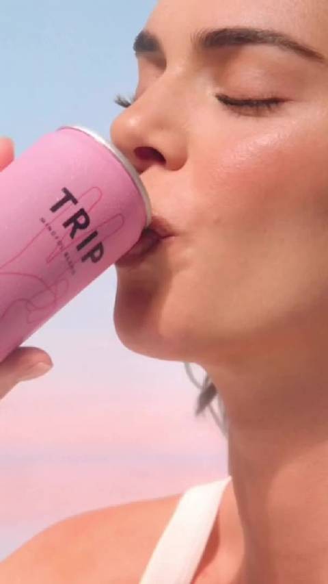 Kendall Jenner | 拿下Trip饮料代言 姐真的好多代言