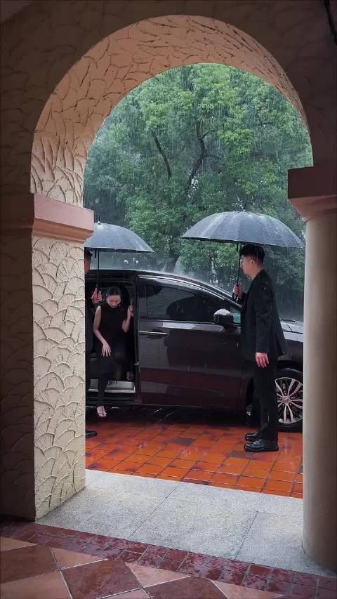 这是多少人心中的白月光啊，董洁太美了！ 董洁初代白月光