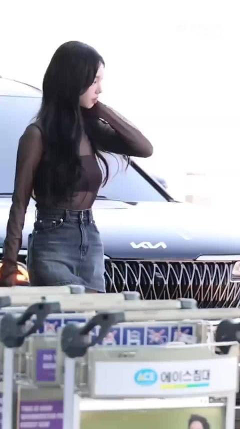 柳姐这套LOOK走路能看一万遍