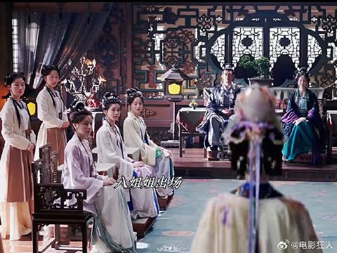 这才是大家闺秀的样子啊端庄大方从容不迫