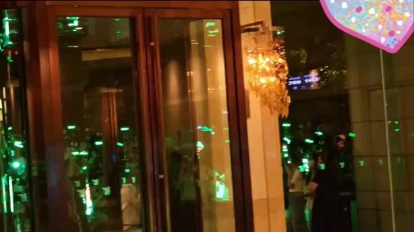 全方位尊重绿色，张真源就连问号特效都不例外，综艺里的小彩蛋太有梗