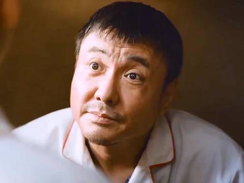 拿勺的能让人张嘴，拿枪的也能