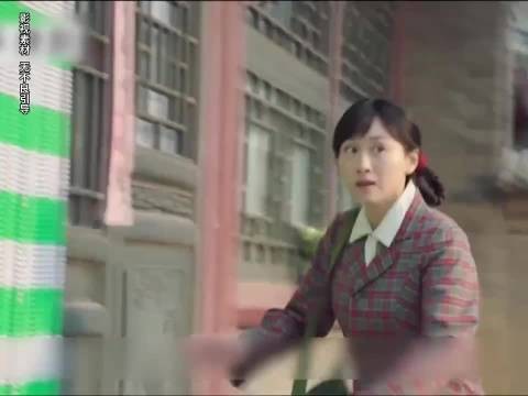 姑娘一心追随心上人,执意打算离家出走,母亲心急如焚,直接昏厥倒地