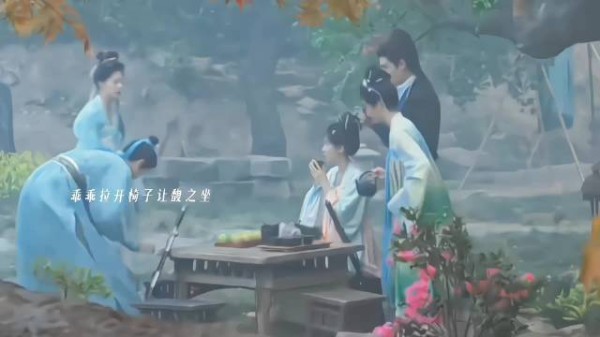 听着馥之吐槽，还是贴心照顾她，好像看到他们婚后的生活了