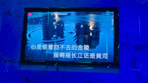 最开心的就是拉着朋友看得闲，然后她专门学了《得闲谨制》
