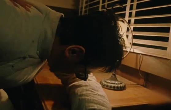 每个人都有自己的秘密,澡堂老板不仅仅洗澡,瞎子卖艺也不一定真瞎