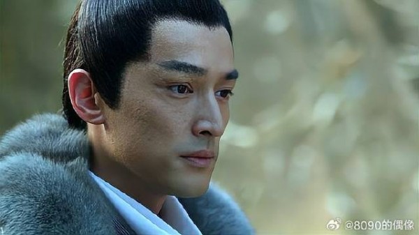霓凰带梅长苏到赤焰帅府，故意试探他，梅长苏眼眶通红