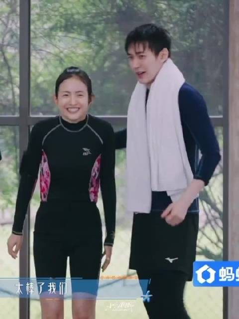 从涂山璟到花少跳水现场,邓为突破心理障碍勇敢起跳,这份勇气真的很打动人