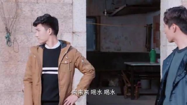 总裁调查林向远，从照片中发现线索，穷小子不是那么坏