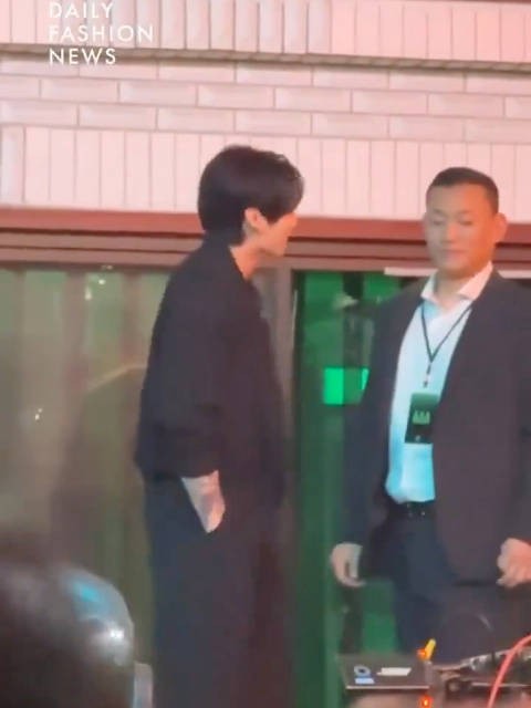 单手插兜帅晕了5555 260910 Spotify House Seoul
